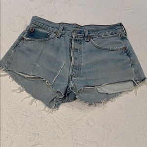 High waisted Levi shorts